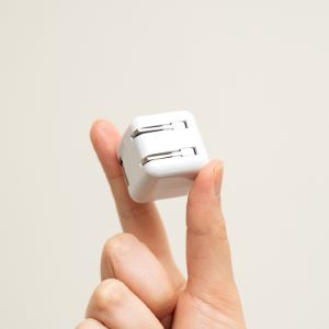 PR-EA002 PRISMATE(プリズメイト) コンパクトACアダプター 1A USB接続 プラグ格納式 